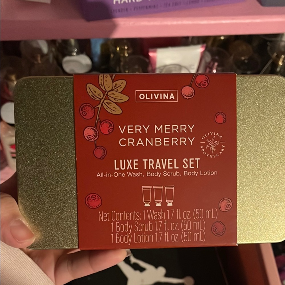 Very Merry Cranberry Luxe Travel Set